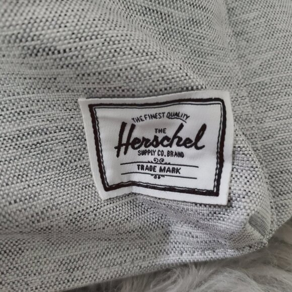 The HERSCHEL Supply Co. "Seventeen" Light Heather Gray Waist Bag- NWT- rare - Picture 14 of 16